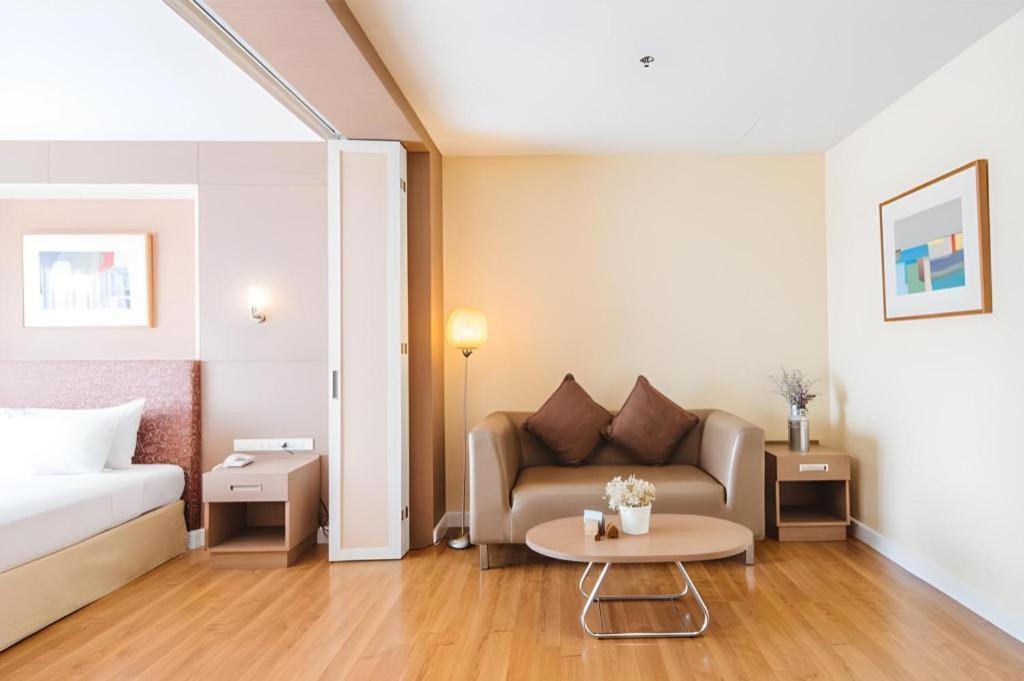 Clef Hotel Bangkok Dış mekan fotoğraf